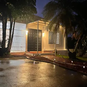 Borinquen Beach House , Camaceyes Puerto Rico