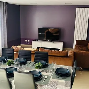 Spacious 2-bedroom Apartment: Paris Area With Parking & Terrace , Villepinte (Seine-Saint-Denis) France